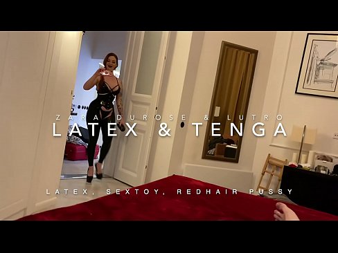 ❤️ Sorellastra dai capelli rossi in costume di latex scopata dal fratellastro Porno al it.porno-flix.ru
