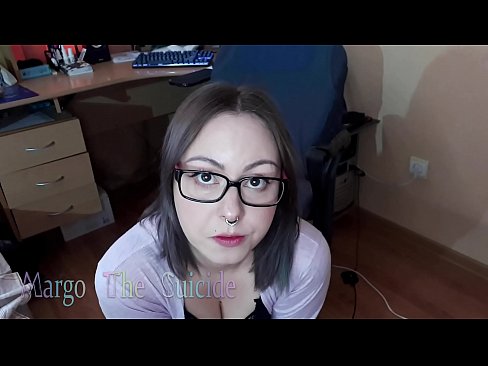 ❤️ Ragazza sexy con gli occhiali succhia il dildo profondamente sulla macchina fotografica Porno al it.porno-flix.ru